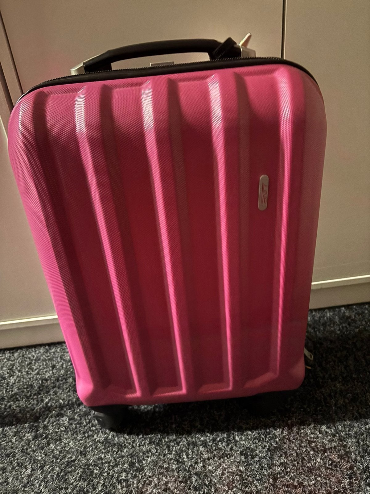 Nieuwstaat trolley koffer handbagage, 50 tot 60 cm, Hard kunststof, Ophalen of Verzenden, Zo goed als nieuw