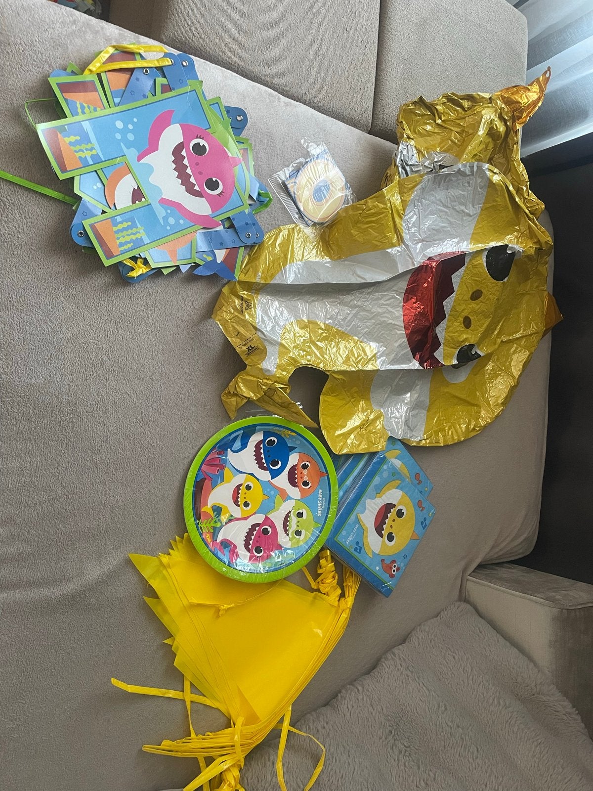 Baby Shark Feestpakket - Decoratie en Servies, Ophalen of Verzenden, Gebruikt, Versiering, Verjaardag