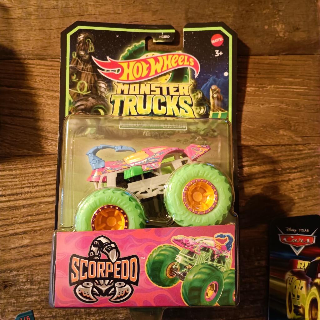 hot wheels monster glow in the dark scorpedo, Ophalen of Verzenden, Nieuw, Auto