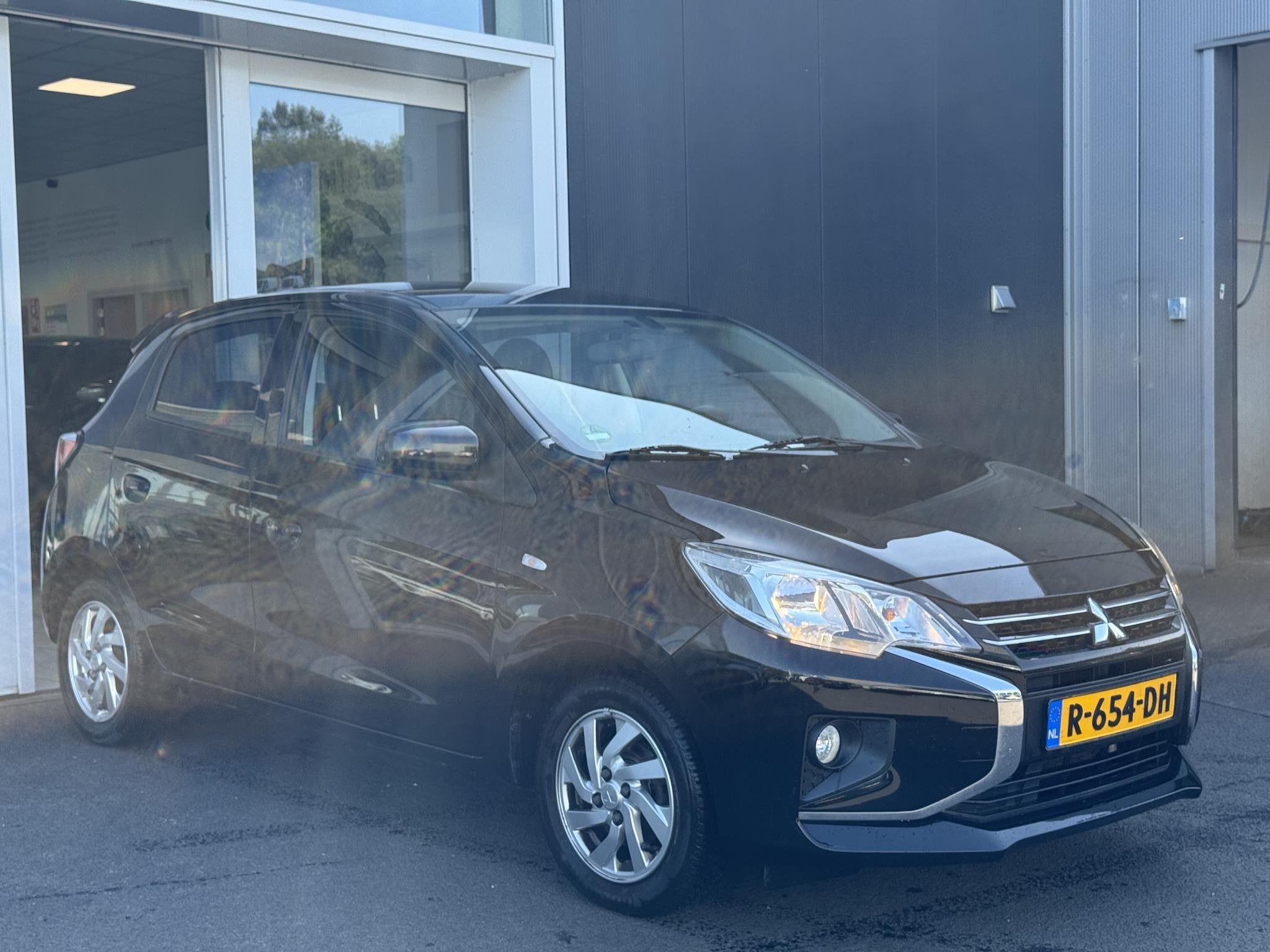 Mitsubishi Space Star 1.2 Dynamic | Camera | Apple carplay/A, Stof, Gebruikt, Start-stop-systeem, Zwart