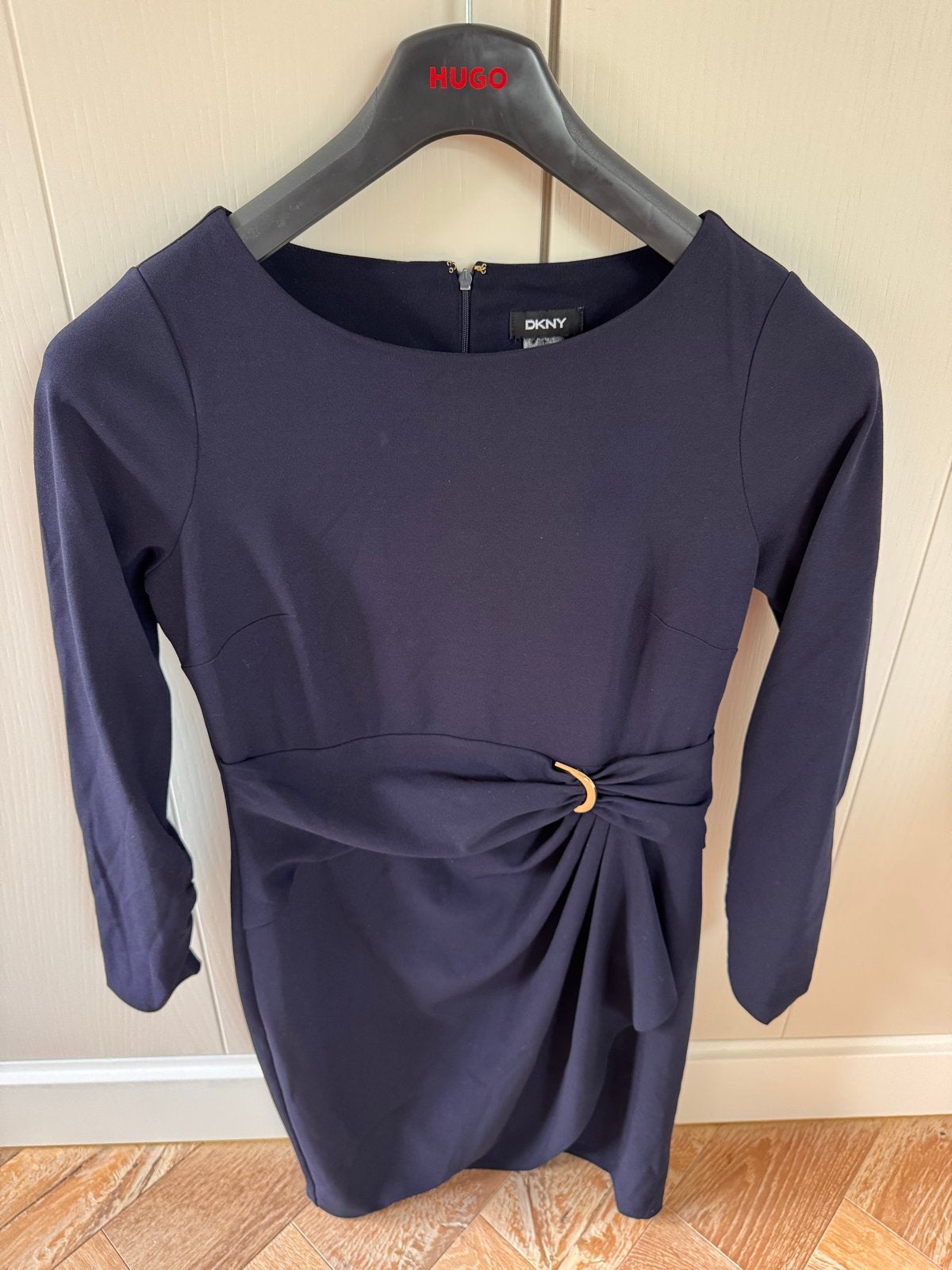 DKNY donkerblauwe jurk met veel stretch, Kleding | Dames, Blauw, Maat 42/44 (L), Ophalen of Verzenden, Knielengte