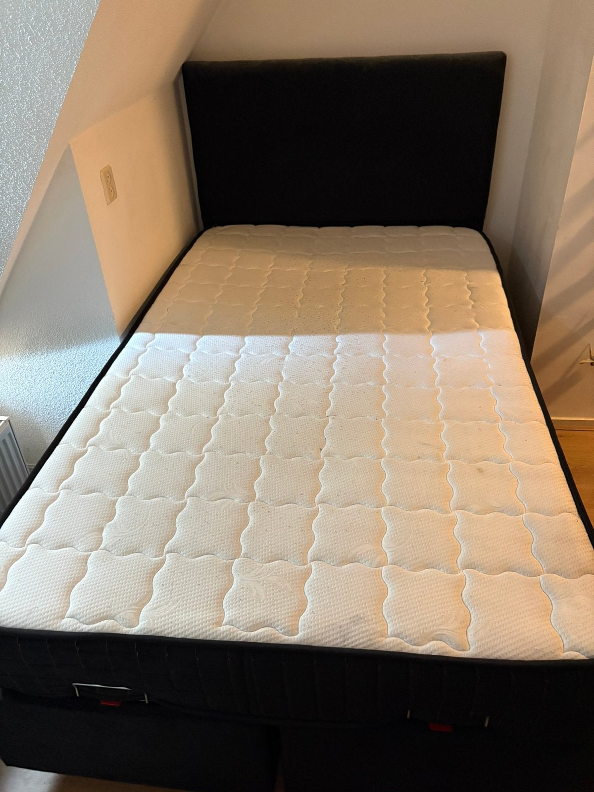 Twijfelaar bed, Huis en Inrichting, Ophalen of Verzenden, Zo goed als nieuw