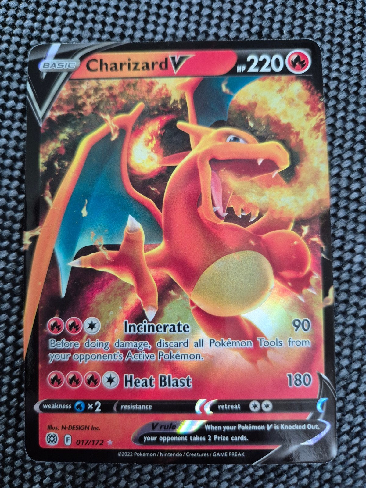 Charizard V 017/172 Pokémon kaart, Ophalen of Verzenden, Zo goed als nieuw, Losse kaart, Foil