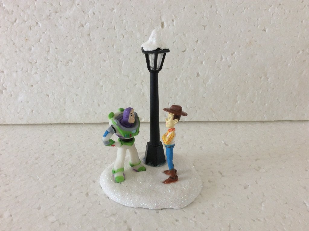Disney Toystory - beeldje - kerstdorp, Verzamelen, Disney, Ophalen of Verzenden, Overige figuren, Zo goed als nieuw, Beeldje of Figuurtje