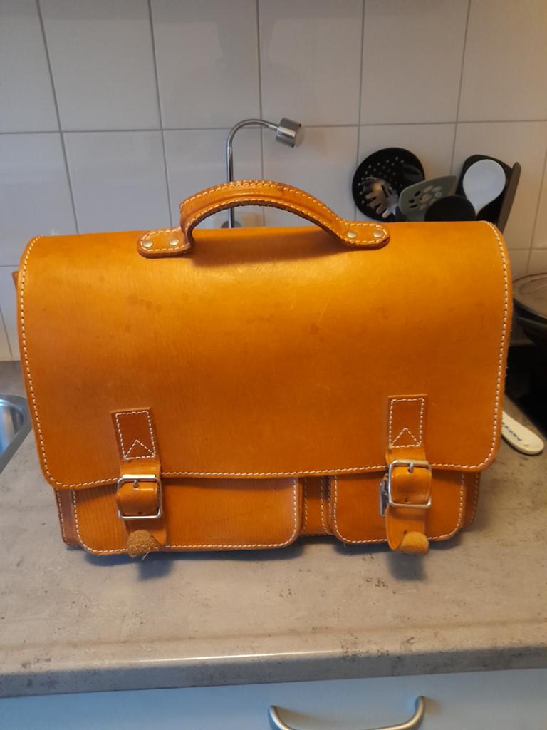 Lederen schooltas., Minder dan 30 cm, Bruin, Aktetas of Boekentas, Ophalen of Verzenden