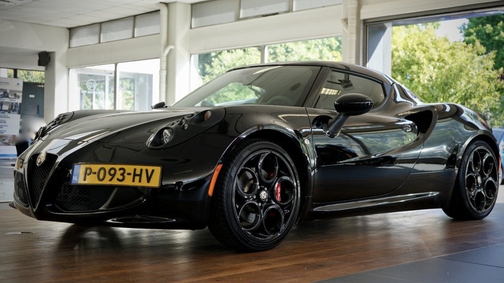 Alfa Romeo 4C 1750TBI TCT Airco | Carbon | 240 pk |, Auto's, Gebruikt, 4 cilinders, Zwart, Bedrijf