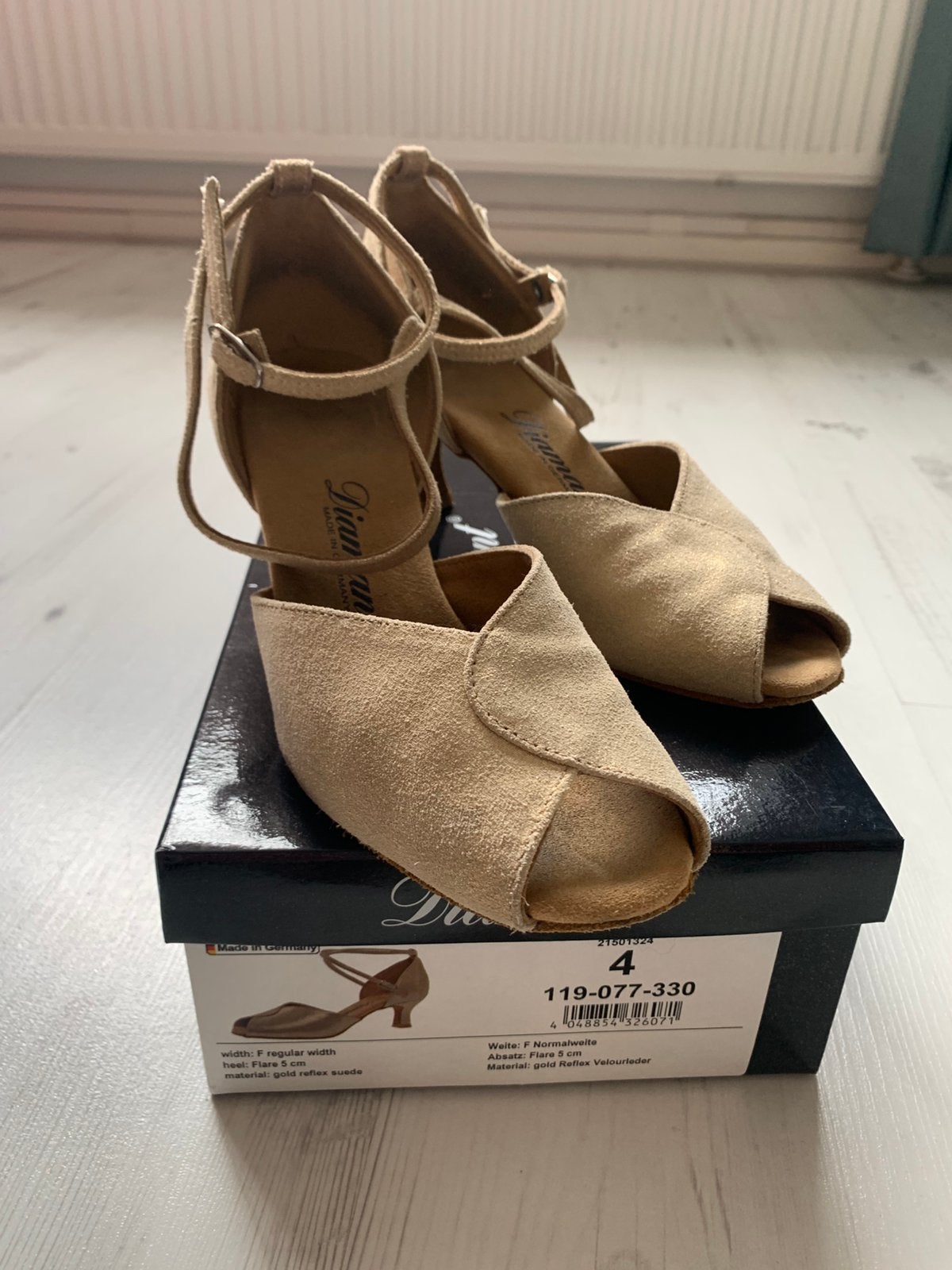 Dansschoen crème/goud kleur Diamant maat 4, Ophalen of Verzenden, Gebruikt, Schoenen