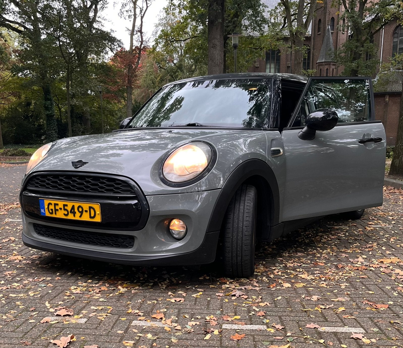 MINI Cooper 5-deurs (F55) Business Ed. | Nieuwe Koppeling, Auto's, 136 pk, Zwart, 49 €/maand, Origineel Nederlands
