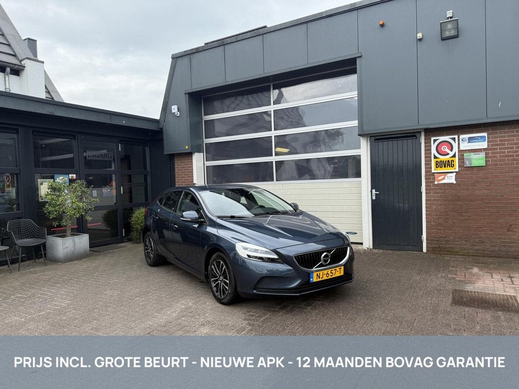 Volvo V40 1.5 T2 Nordic+ TH/STANDKACHEL *ALL-IN PRIJS*, 12 maanden, 4 cilinders, Blauw, Leder en Stof