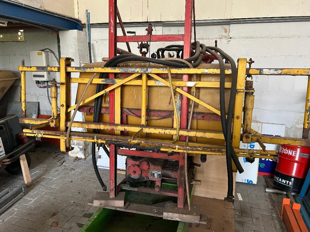 waterpomp met voorraadvat, Ophalen, Gebruikt