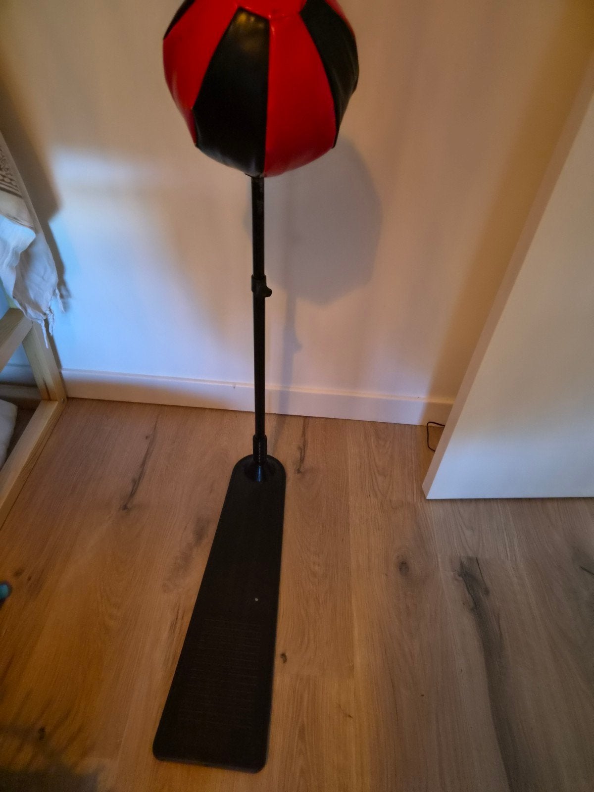 Boksbal op standaard - Rood/Zwart, Ophalen, Gebruikt, Boksbal