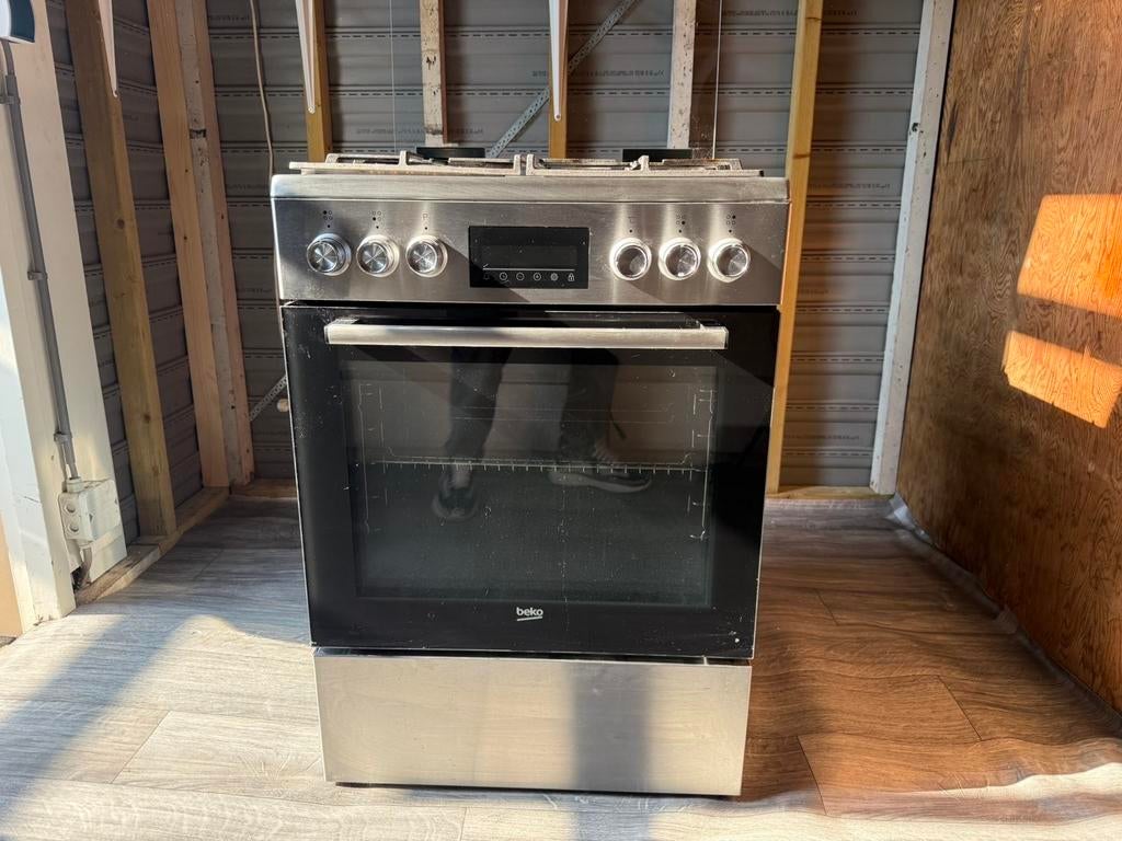 Beko Oven/Gasfornuis - Gebruikt maar functioneel, Witgoed en Apparatuur, Gebruikt, 60 cm of meer, Gas, Vrijstaand