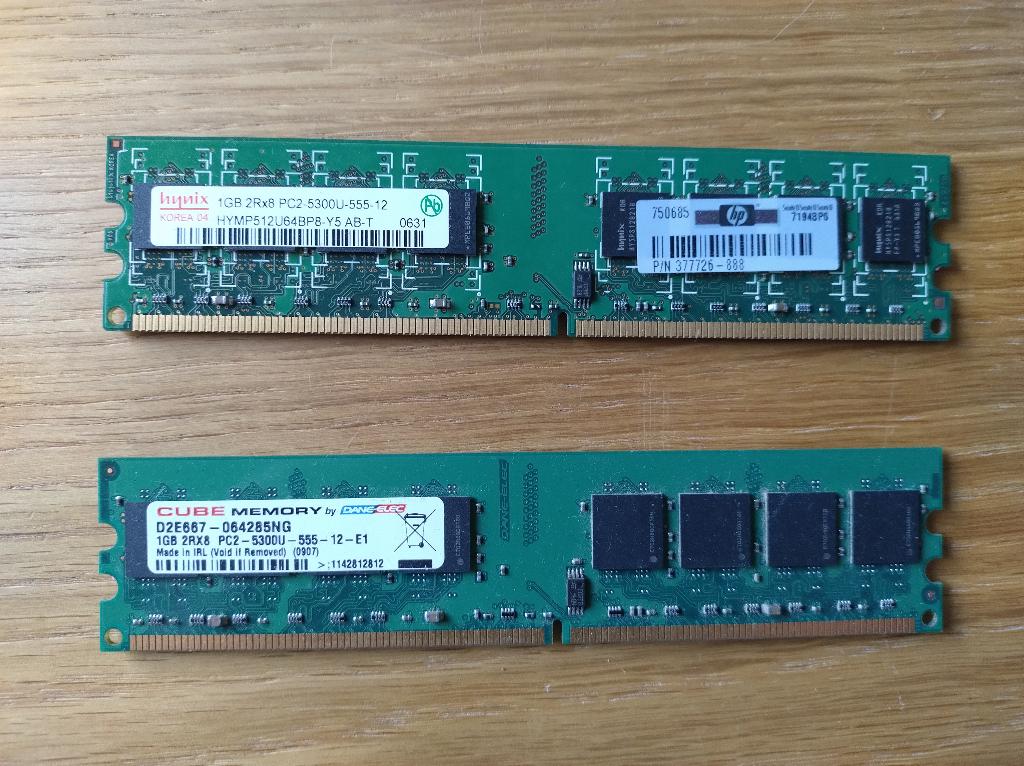 DDR2 geheugen 2 x 1GB PC2-5300U, Computers en Software, RAM geheugen, Gebruikt, Ophalen of Verzenden, DDR2, Desktop