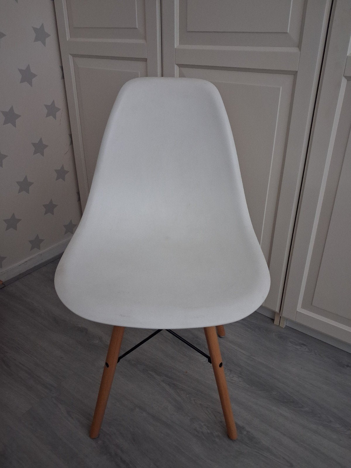 4 stuks witte Eames DSW stoel met houten poten, Ophalen, Hout, Wit, Modern, Scandinavisch, Design