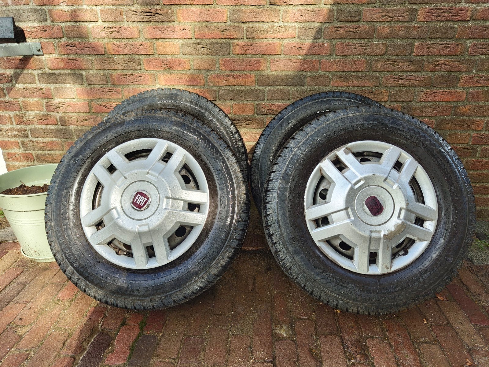 Continental All Season 215/70 R15 CP camperbanden, Ophalen, Gebruikt