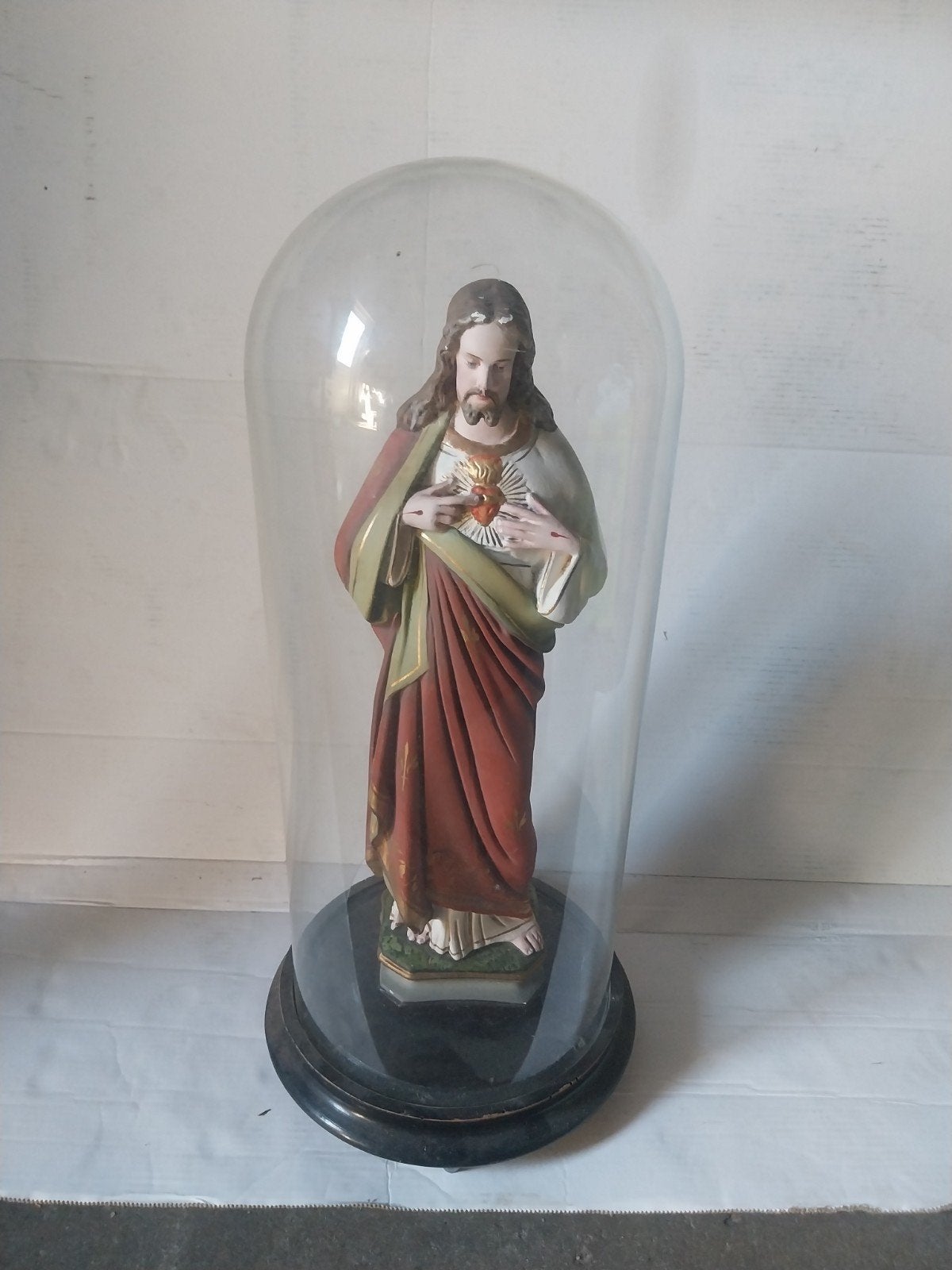 Antiek Heilig Hart Jezus beeld onder glazen stolp, Ophalen