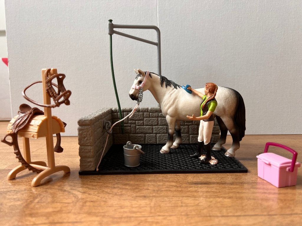 Schleich paarden poetsplaats set (complete originele set), Ophalen, Gebruikt