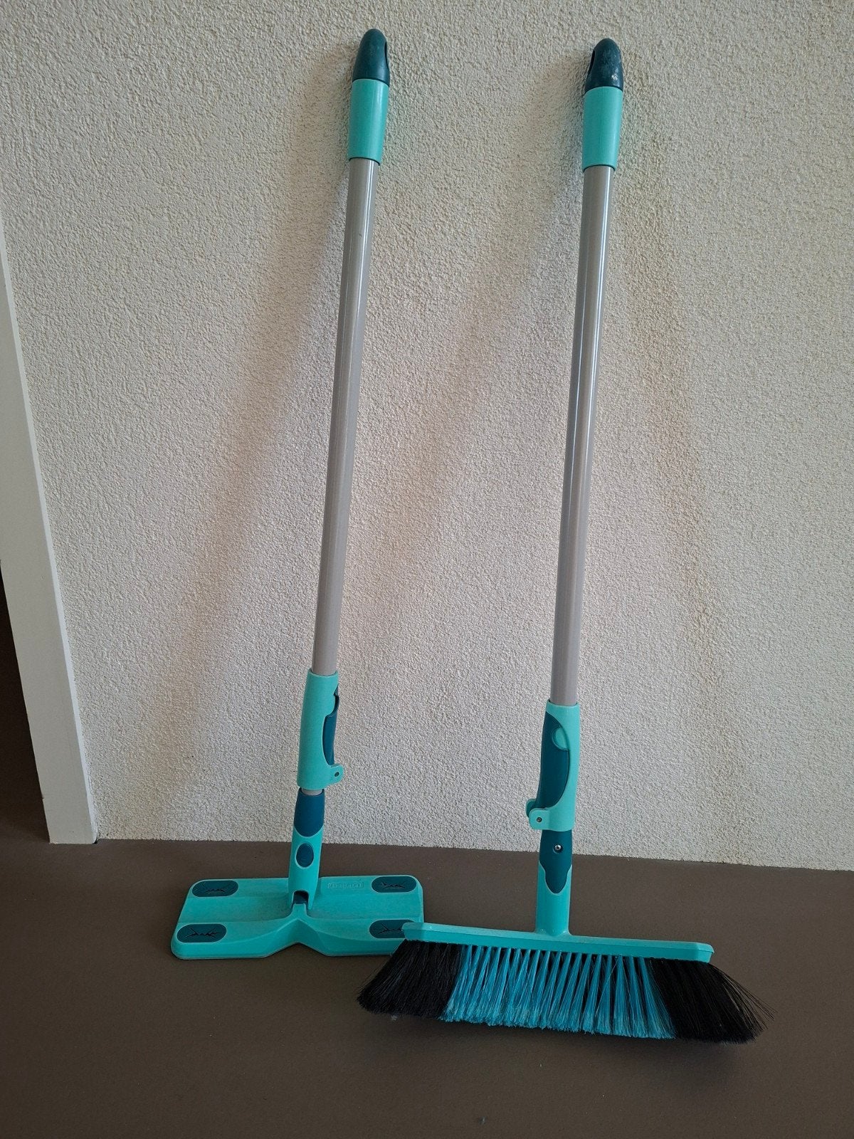 Leifheit Vloerreinigingsset: Bezem, Swiffer en Steel, Ophalen of Verzenden, Bezem of Borstel