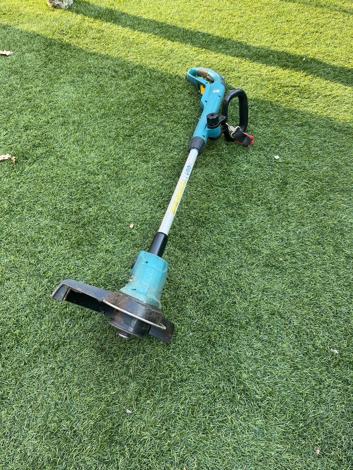 Makita DUR181 Accu Grastrimmer - Perfect voor de tuin, Ophalen, Gebruikt, 30 tot 50 cm, Accu