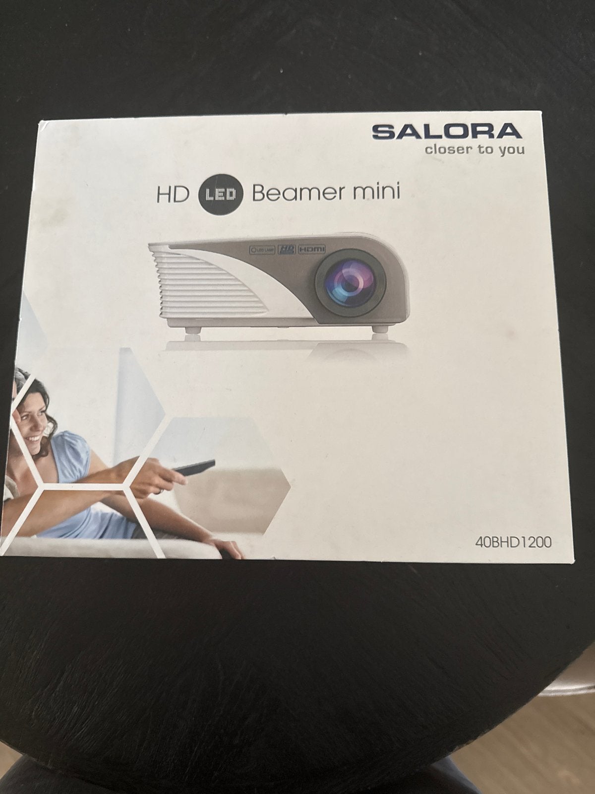 Salora HD LED Beamer mini - Zo goed als nieuw, Ophalen of Verzenden, Zo goed als nieuw, LED, HD (720)