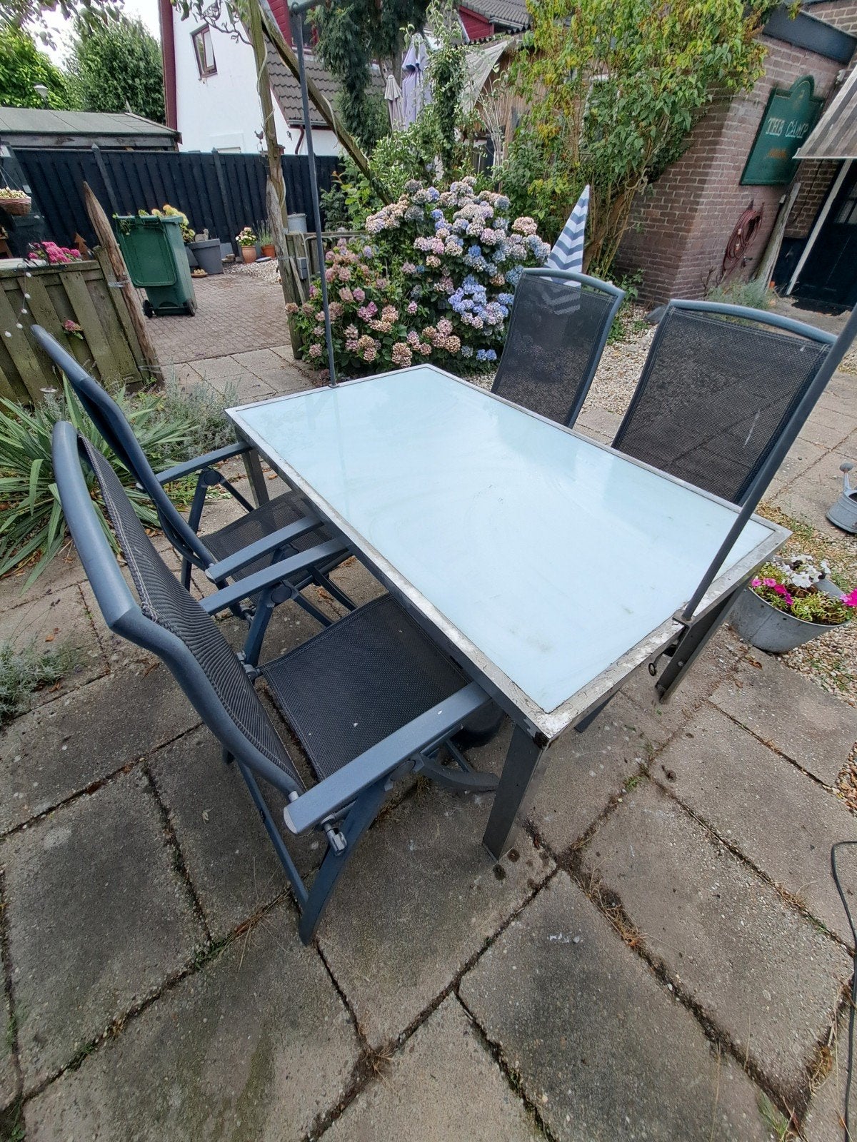 Tuinset met glazen tafel en 4 stoelen van de Intratuin, Ophalen, 4 zitplaatsen, Gebruikt, Aluminium