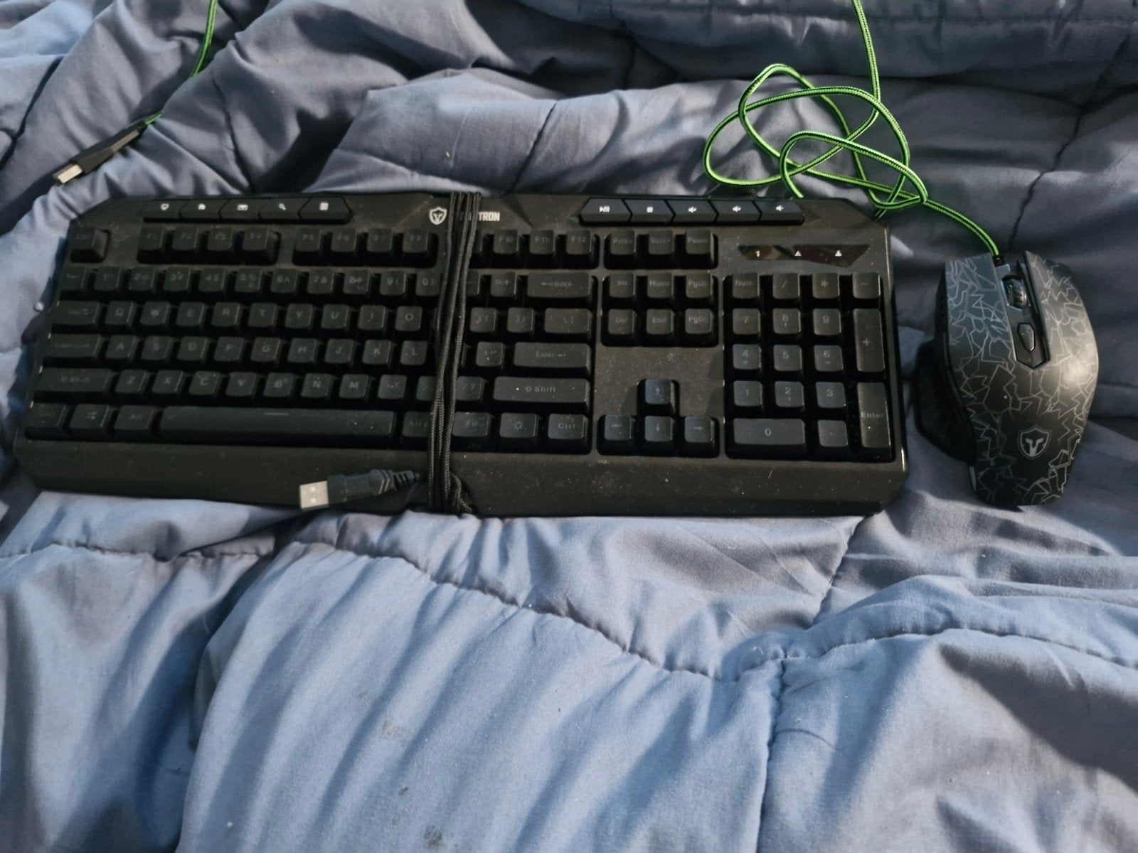 toetsenbord en muis, Battletron, Ophalen of Verzenden, Zo goed als nieuw, Qwerty