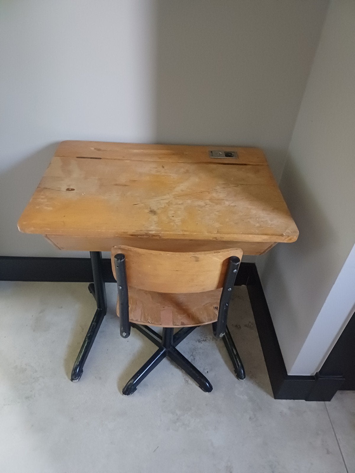 Oldskool schoolbureau met stoel, Huis en Inrichting, Bureaus, Ophalen of Verzenden