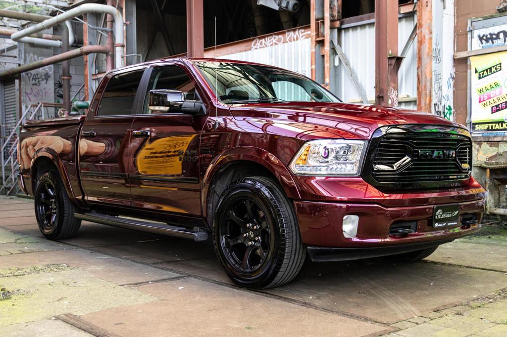 Dodge Ram V8 Black Edition Lage bijtelling Marge Particulier, Auto's, Bestelauto's, Automaat, Gebruikt, 5654 cc, Bedrijf