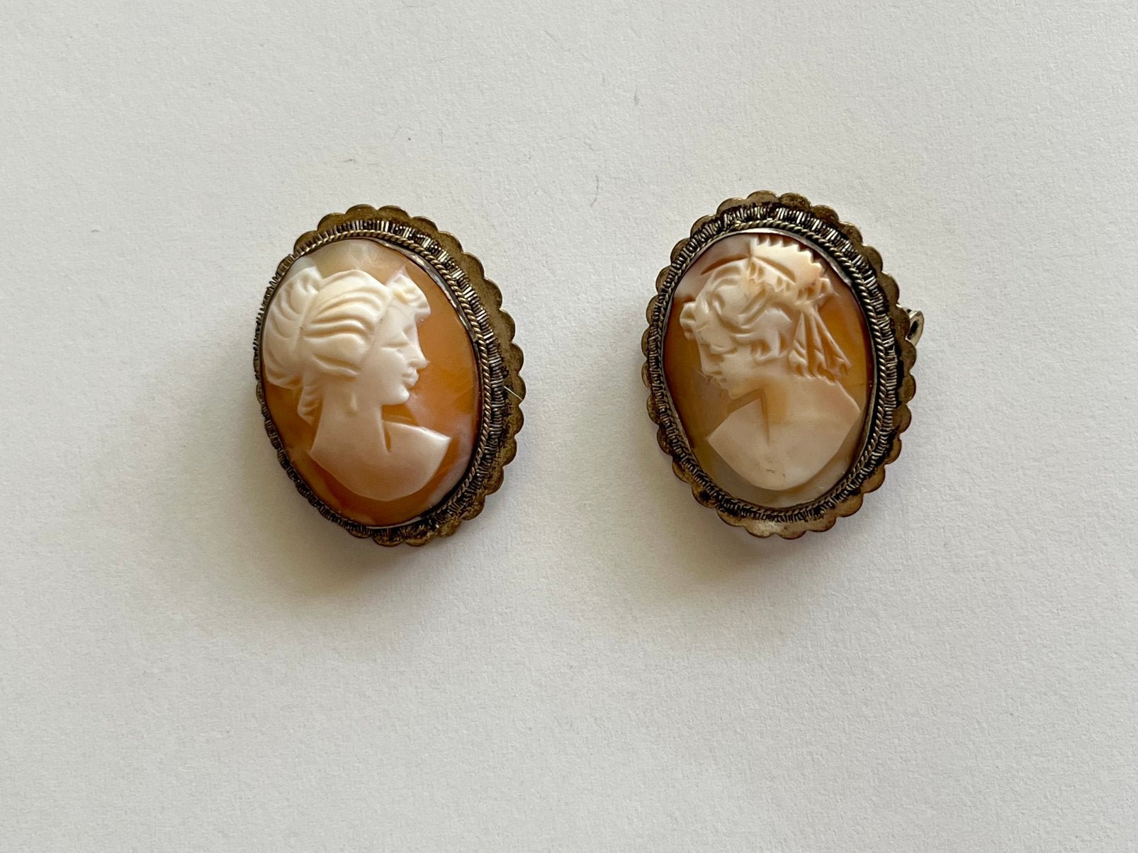 Antieke broches camee, Sieraden, Tassen en Uiterlijk, Verzenden, Overige materialen, Broche, Verguld