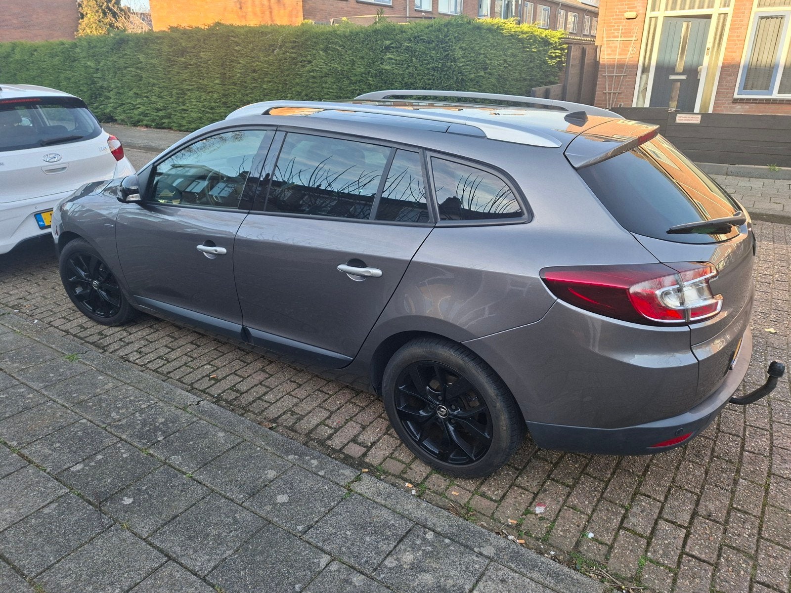 Renault Mégane 2.0 16V 103KW Estate CVT 2012 Grijs, 680 kg, 4 cilinders, Origineel Nederlands, Stationwagon