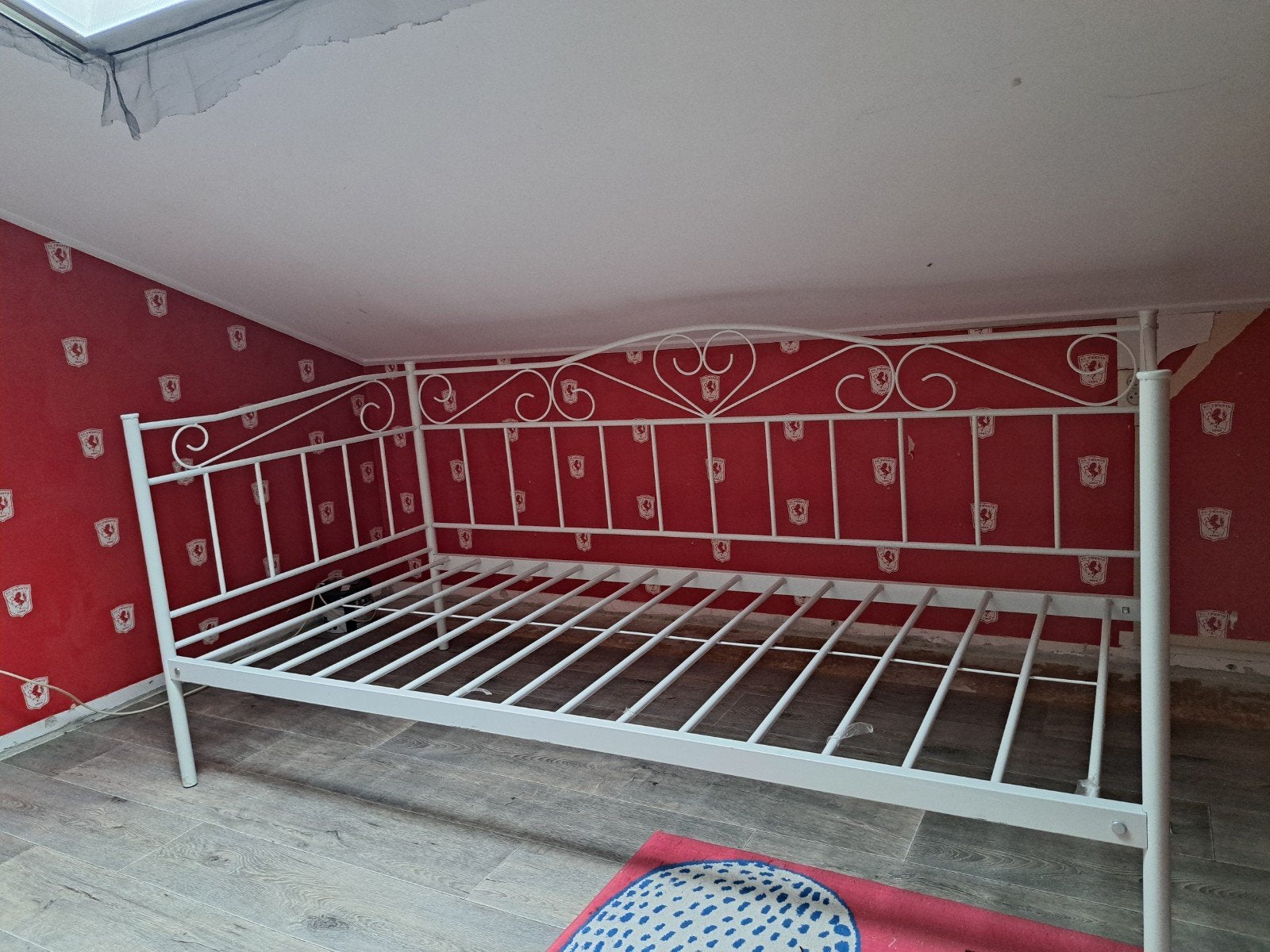Wit metalen bedframe - Eenpersoons slaapbank, Ophalen, Gebruikt, Eenpersoons, Wit