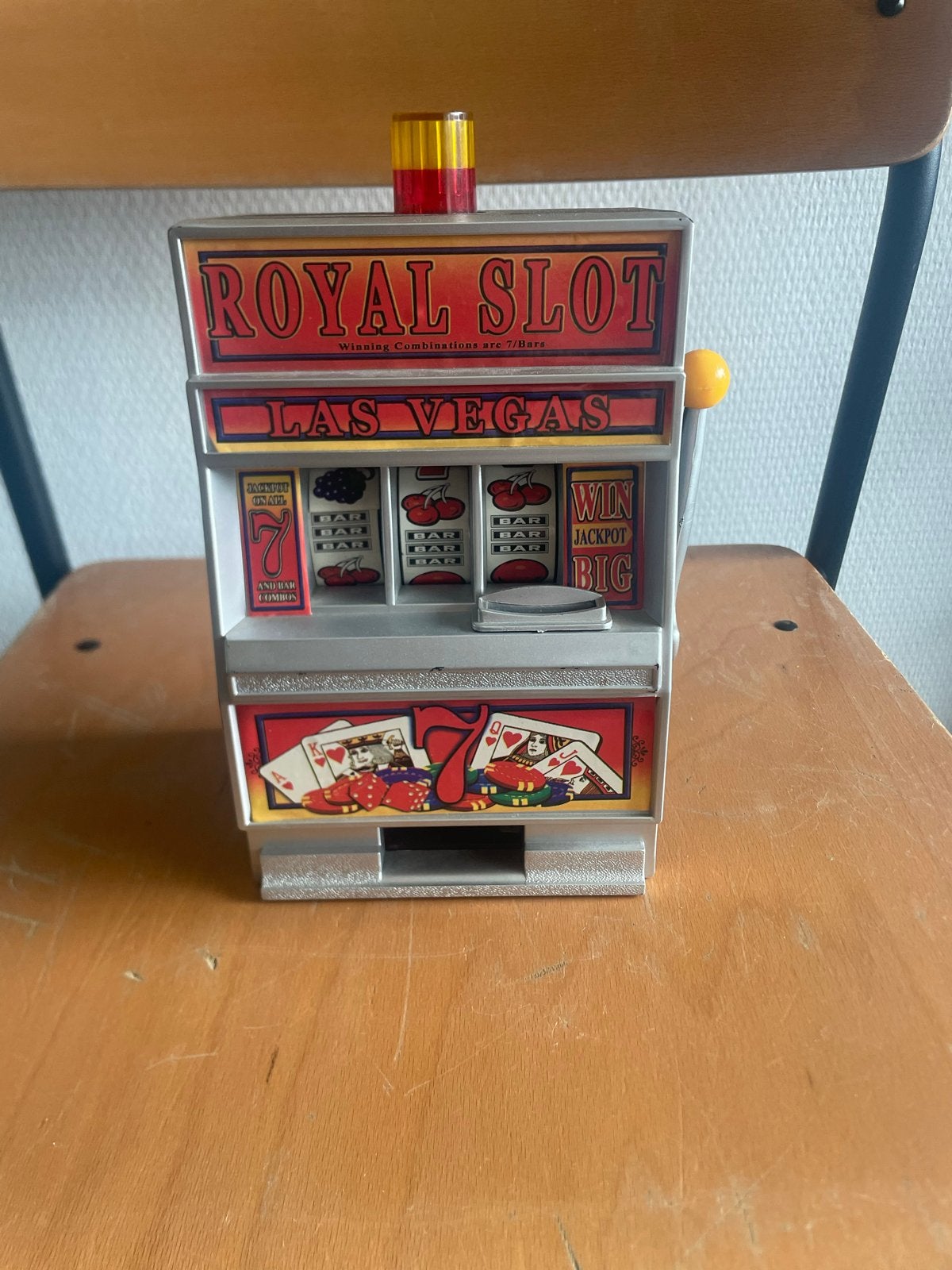 Vintage Royal Slot Las Vegas Spaarpot Gokkast Decoratie, Overige munten, Ophalen of Verzenden, Gebruikt