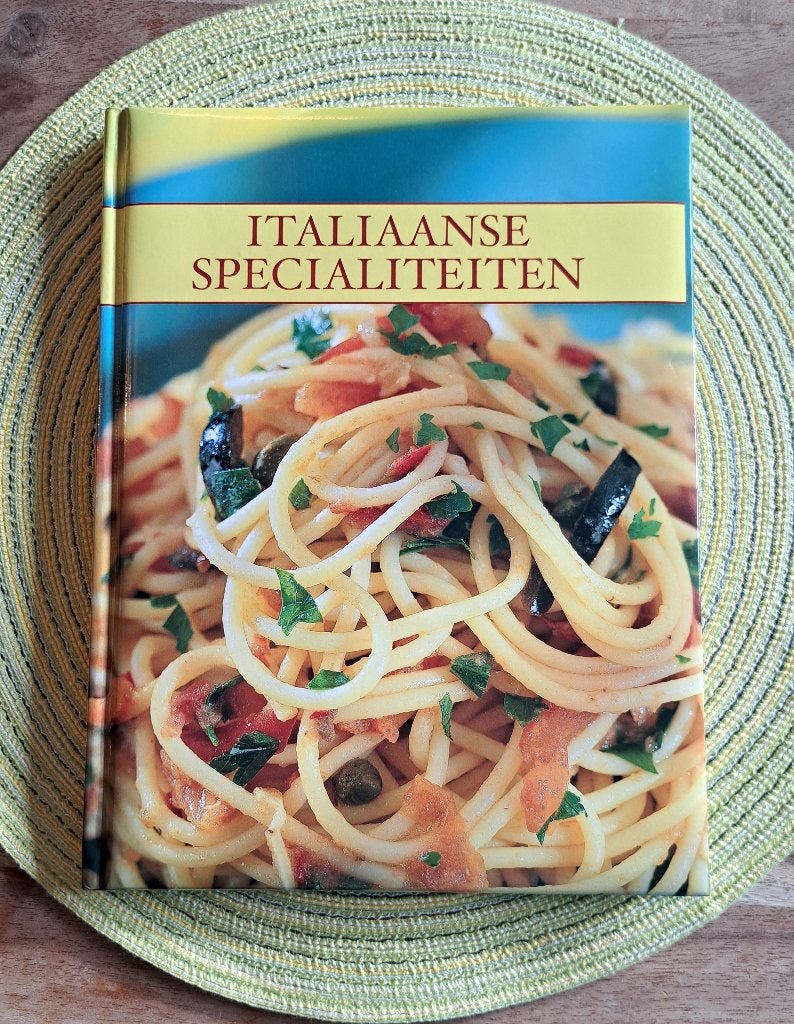 Italiaanse specialiteiten - kookboek, Ophalen of Verzenden, Gelezen, Italië, Voorgerechten en Soepen