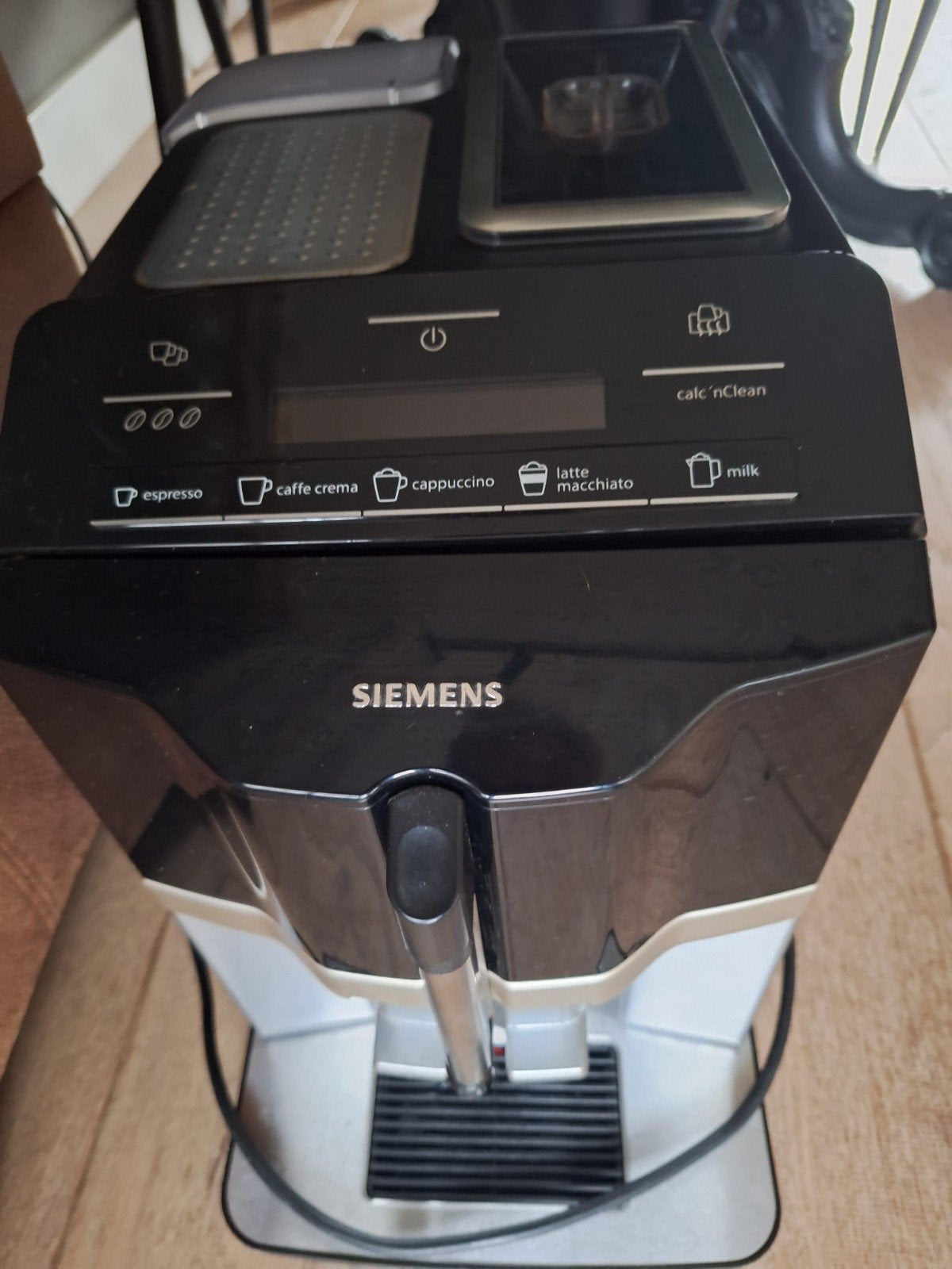 Siemens EQ.5 MacchiatoPlus volautomatische espressomachine, Stoompijpje, Gebruikt, Espresso apparaat, 2 tot 4 kopjes