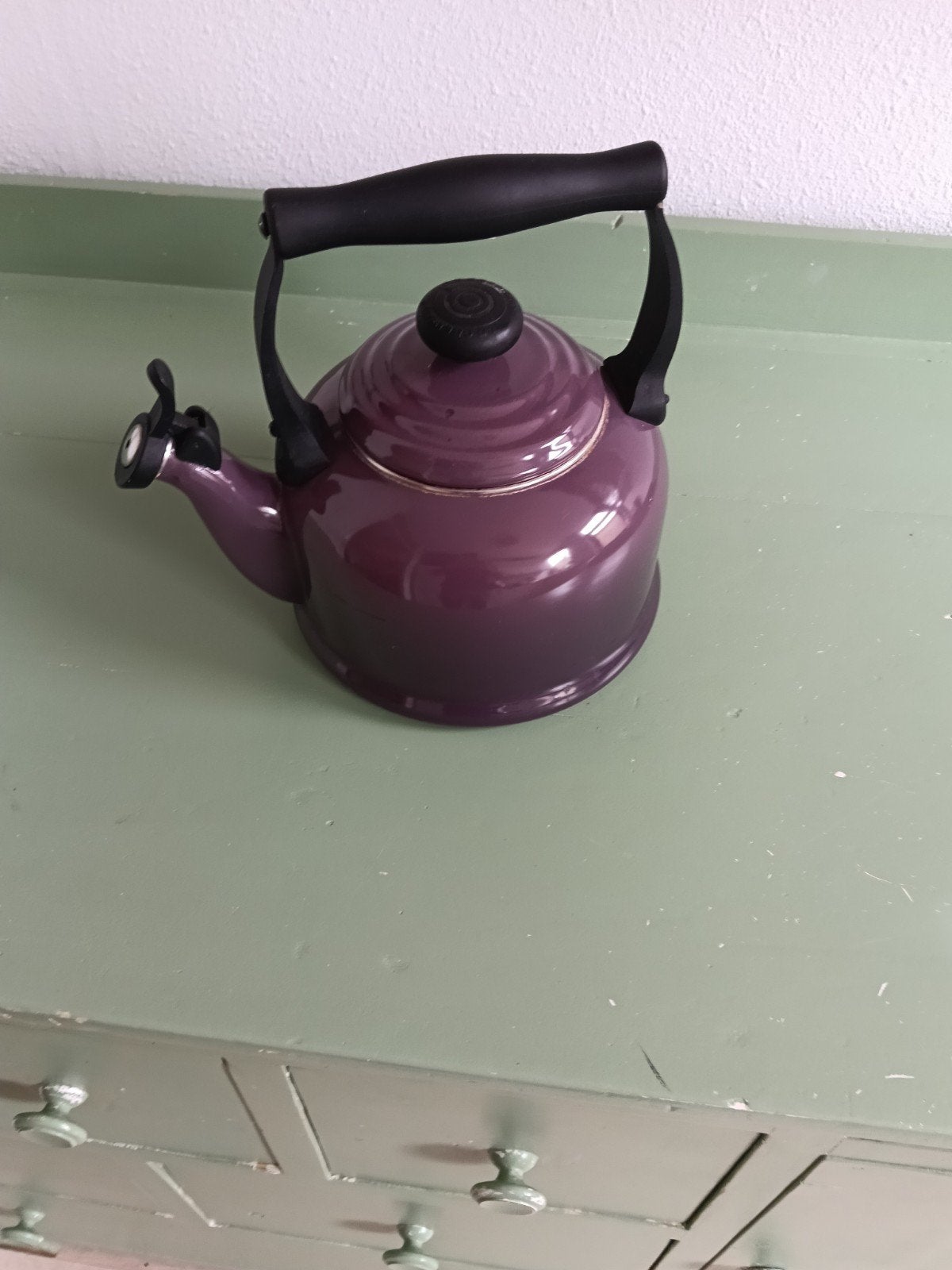 Le Creuset fluitketel 2,1 liter, Ophalen of Verzenden, Zo goed als nieuw, Gietijzer