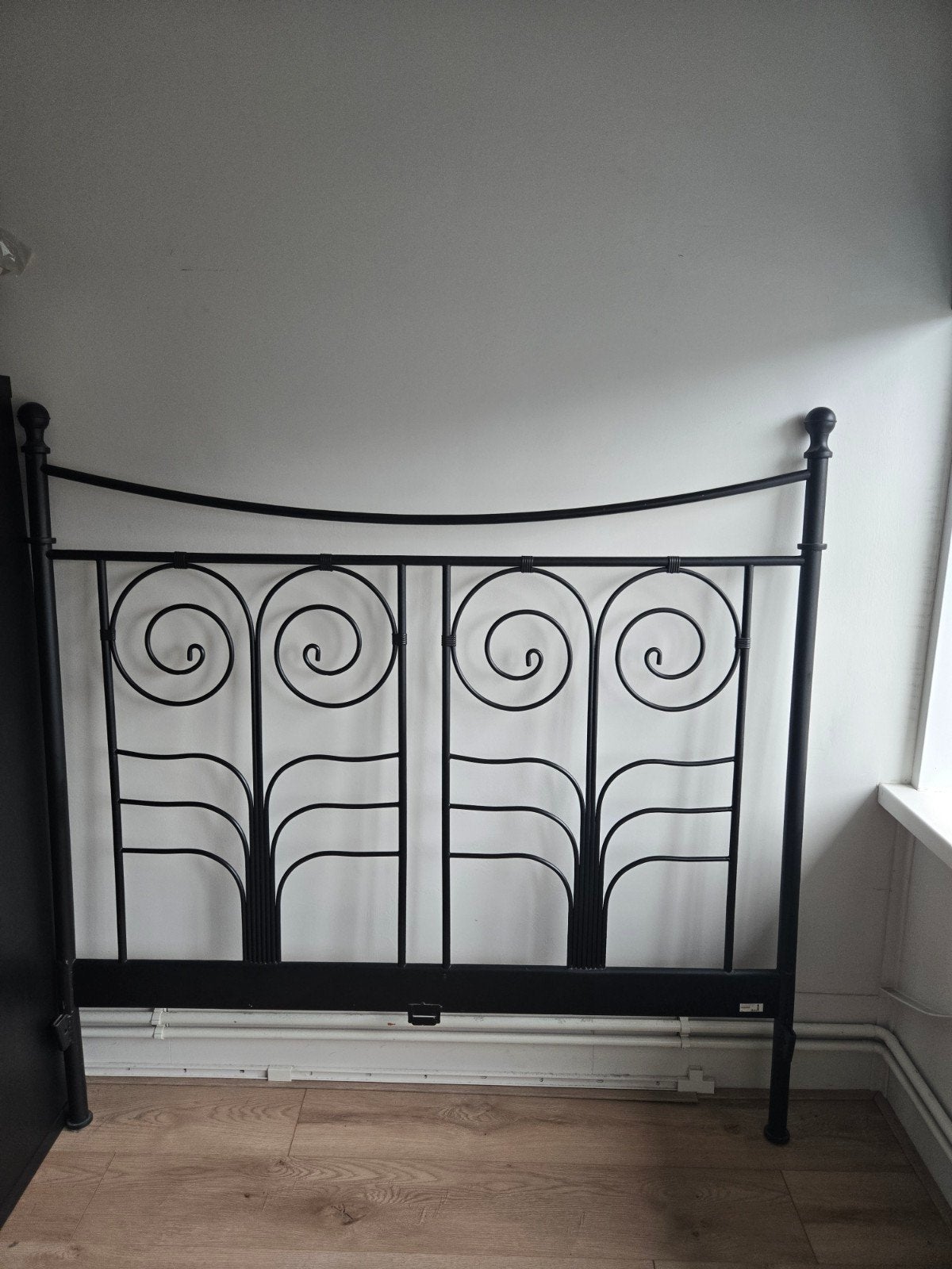 Zwart metalen Noresund Ikea ledikant 1.40, Huis en Inrichting, Slaapkamer | Bedden, Ophalen, Gebruikt, Romantisch, Klassiek, Zwart