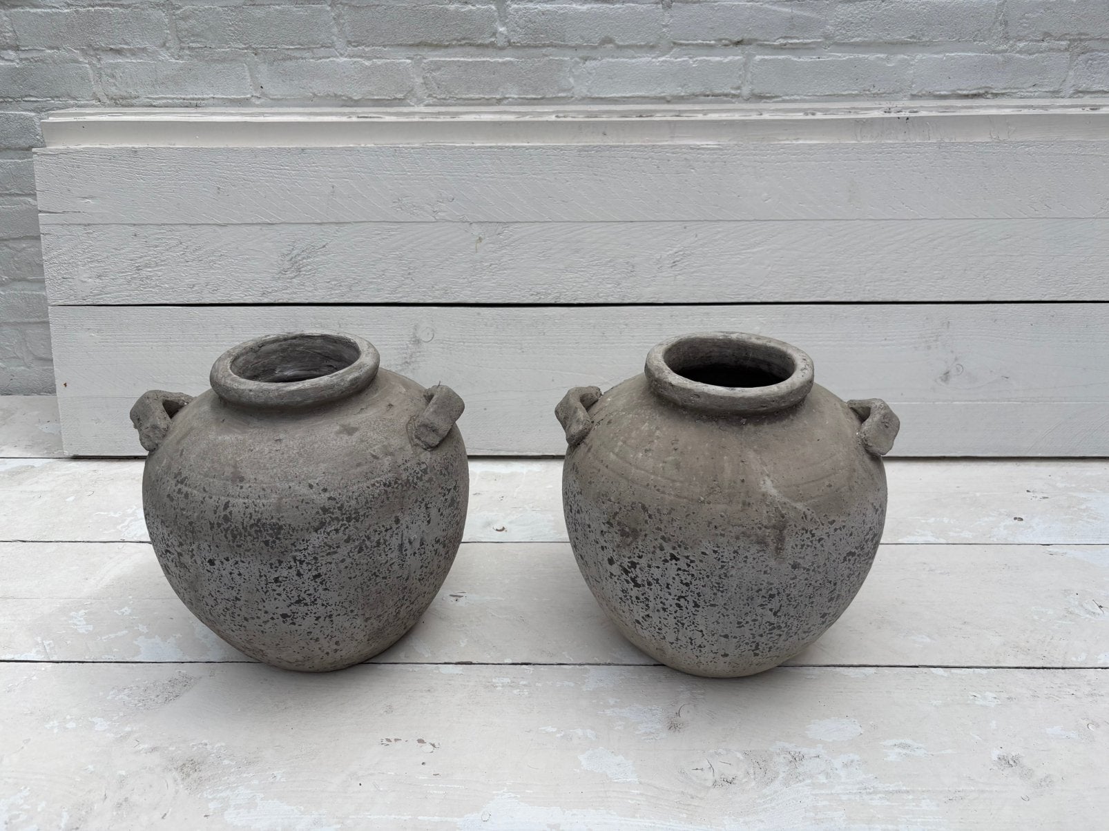 Mooie landelijke betonlook vazen/kruiken, 2 stuks, Ophalen, Zo goed als nieuw, Overige kleuren