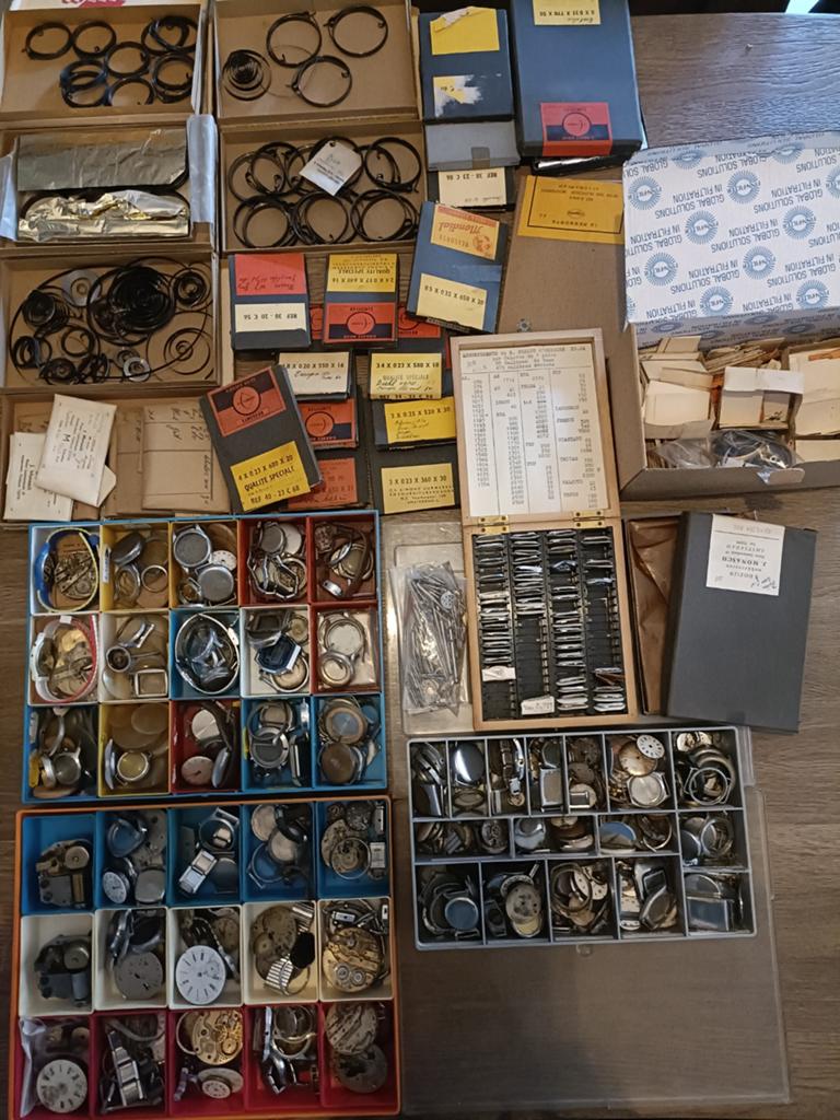 Groot Lot Partij Horloge Onderdelen Uurwerken enzovoort Zie, Ophalen of Verzenden, Gebruikt