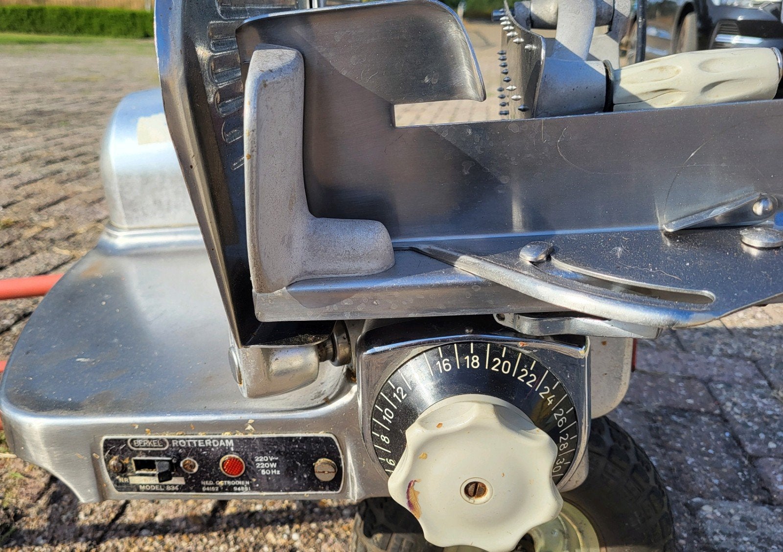 industriële Berkel vleessnijmachine model 834, Ophalen, Gebruikt, Zilver, Metaal