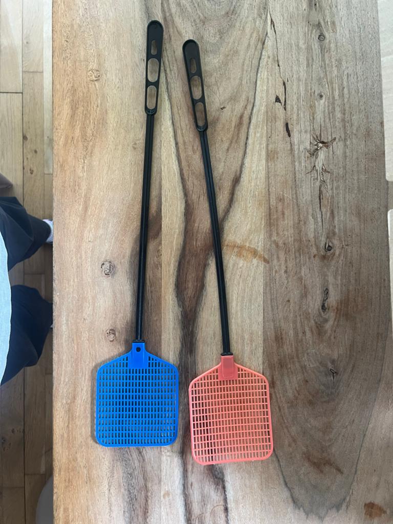 2 nieuwe plastic vliegenmeppers, Ophalen of Verzenden, Nieuw, Wit