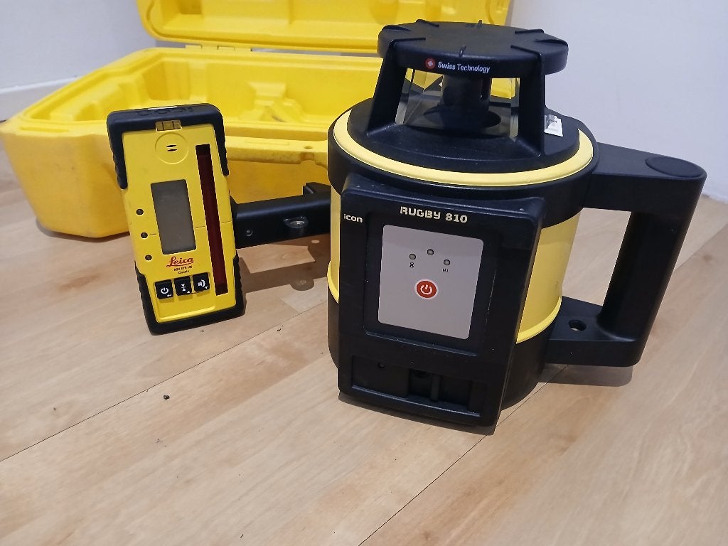 Laser Horizontaal Bouwlaser Leica Rugby 810 + Re140 Rod Eye, Ophalen of Verzenden, Zo goed als nieuw