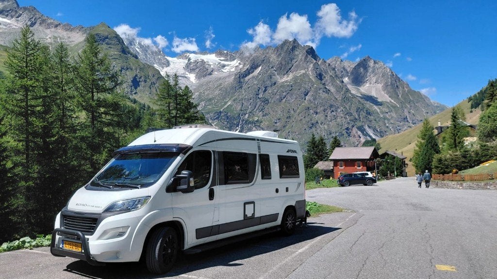 Pössl Roadstar 600 L - Perfect voor avontuurlijke reizen, Caravans en Kamperen, Buscamper of Camperbus, Buitenlamp, Ringverwarming