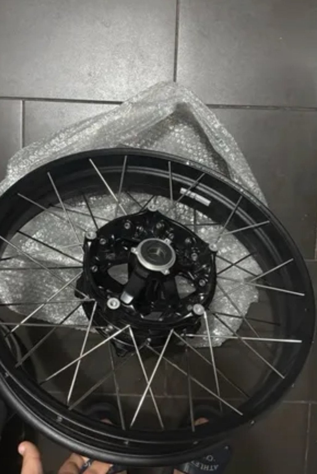 Gezocht bmw r 1300 gs velg, Ophalen of Verzenden