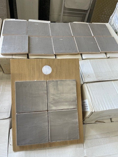 Wandtegel 13x13 Taupe — Handgemaakte look | €29,95 p/m², Tuin en Terras, Tegels en Klinkers, Keramiek, Overige typen, Nieuw, Ophalen of Verzenden
