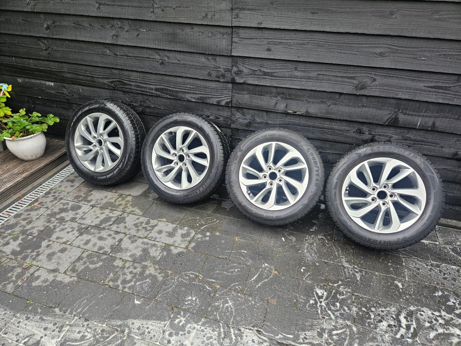 Goodyear winterbanden met originele Hyundai velgen, Ophalen, Gebruikt