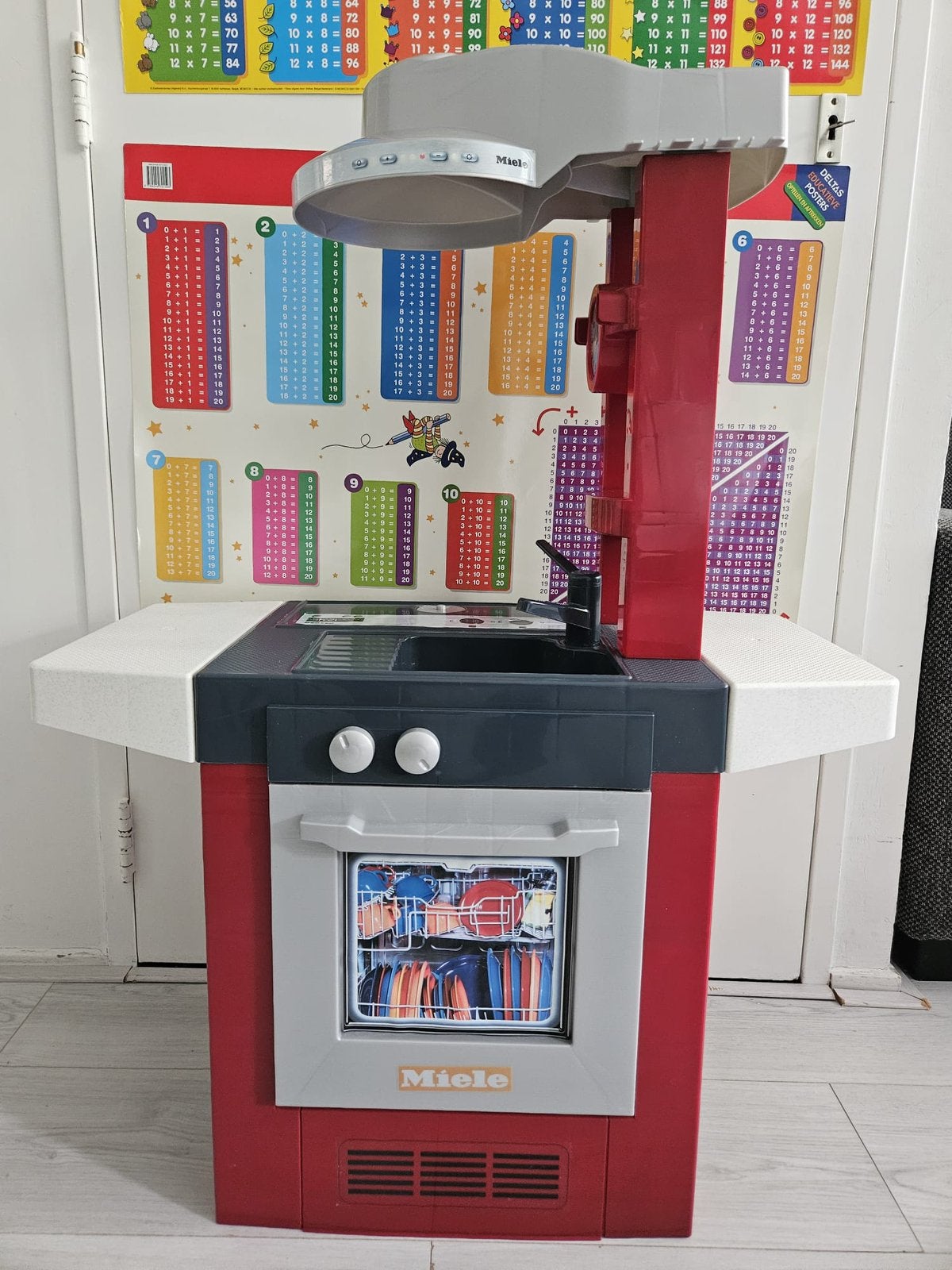 Kinderkeuken Miele, Ophalen, Zo goed als nieuw