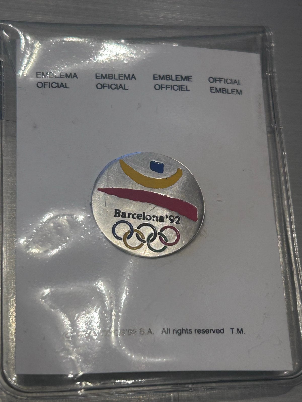 Officieel pin Embleem Barcelona '92 Olympische Spelen, Ophalen of Verzenden, Nieuw, Sport, Speldje of Pin