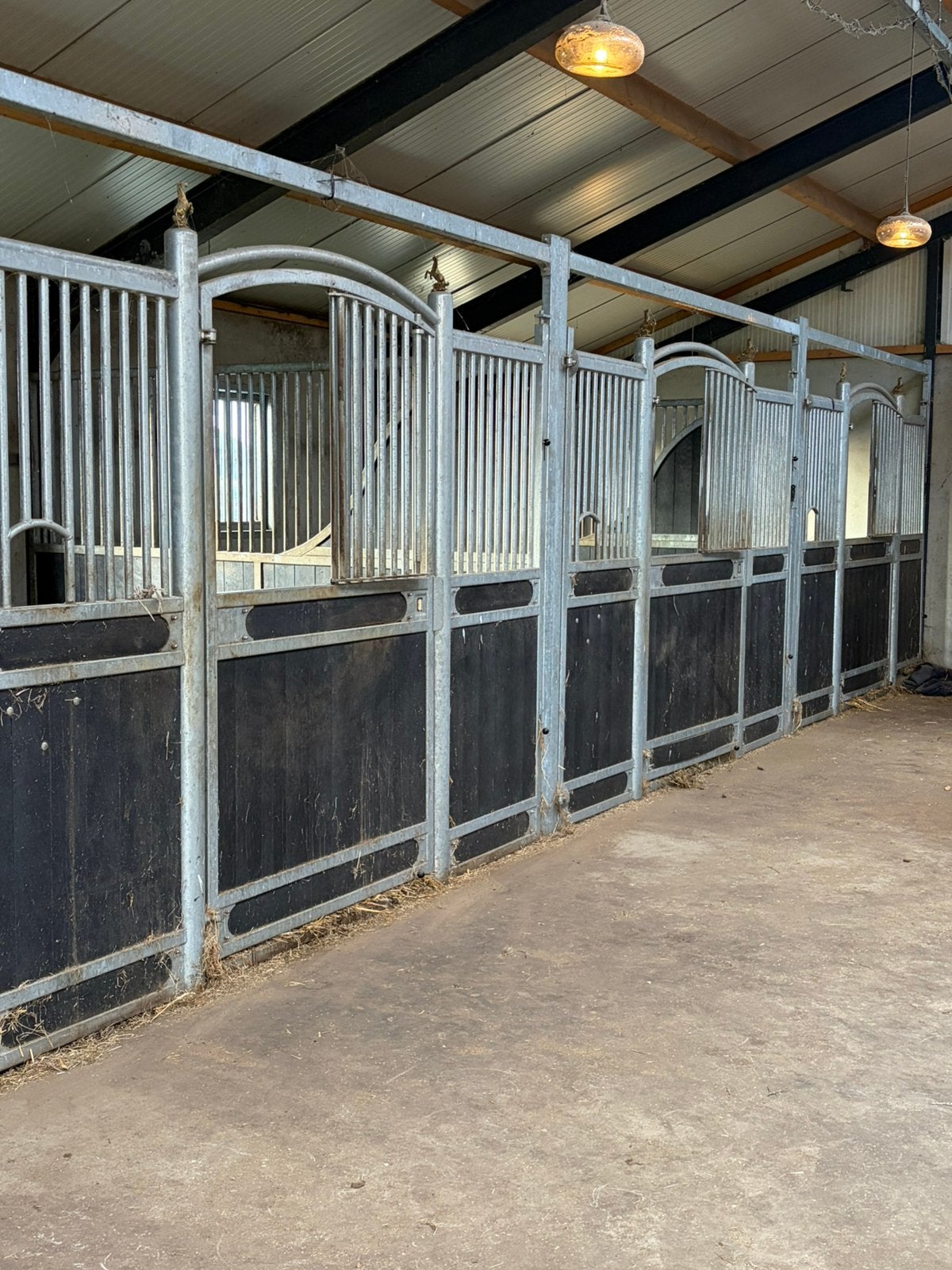 Kleinschalige pensionstalling in bemmel, Dieren en Toebehoren, Stalling en Weidegang, Stalling, 2 of 3 paarden of pony's
