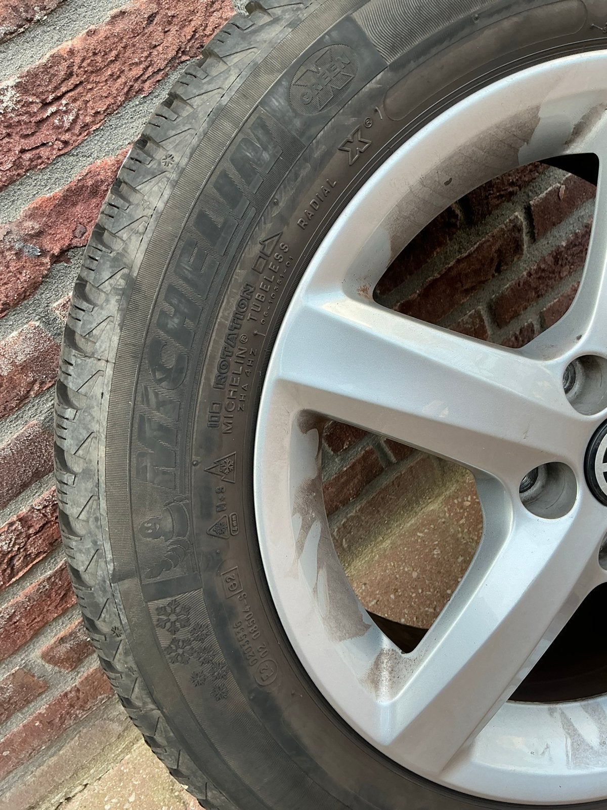4x Michelin Winterbanden op originele VW velgen 185/60 R15, Auto-onderdelen, Ophalen, Gebruikt, 15 inch, Banden en Velgen