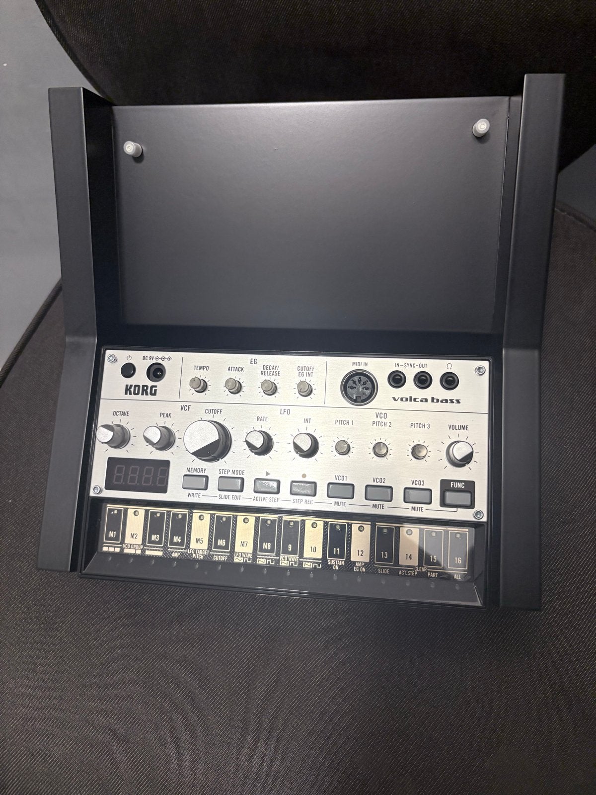 Korg Volca Bass met Fönik stand - LEES BESCHRIJVING!, Korg, Nieuw, Met standaard, Overige aantallen